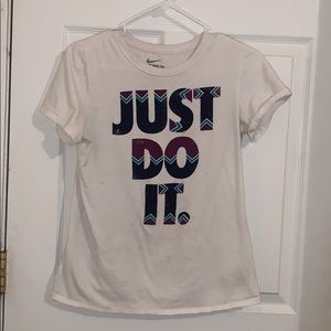 ✨ 2/$8 ✨ T-Shirt